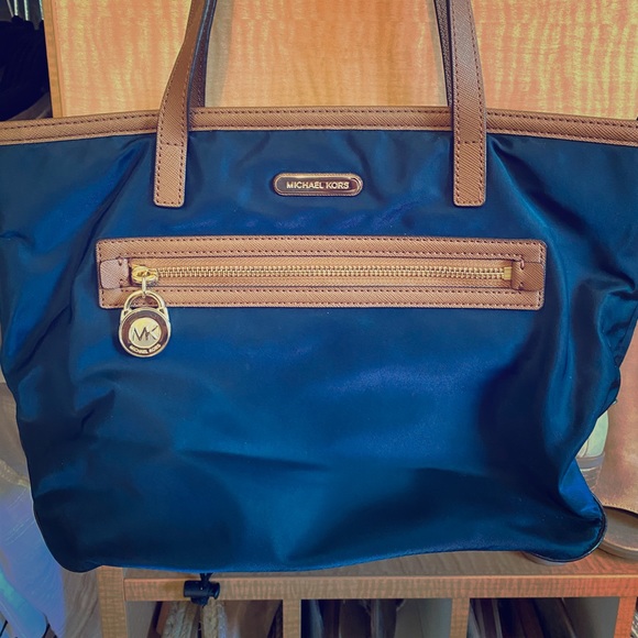 Michael Kors summer bag - Picture 1 of 2